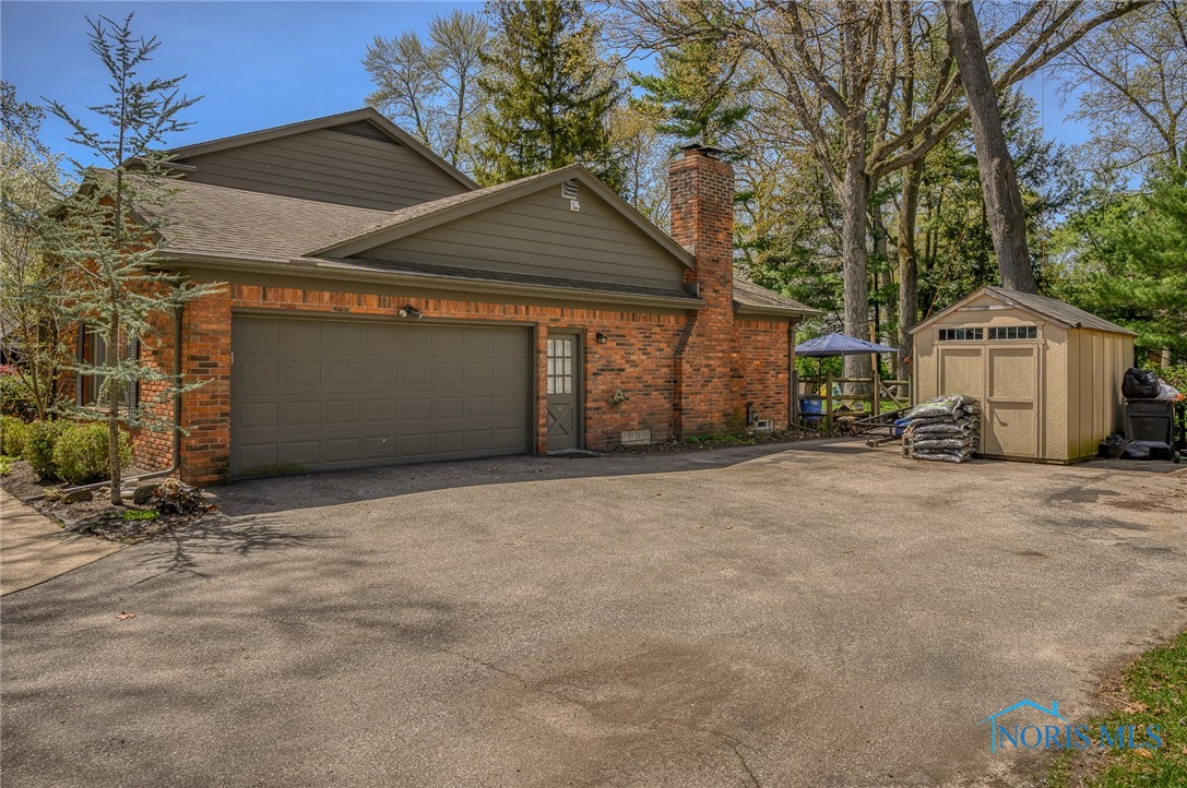 4415 Mockingbird Lane, Toledo, Ohio image 9