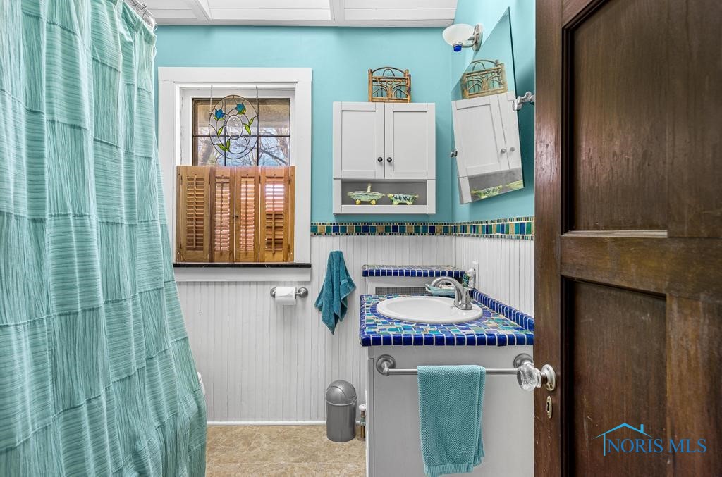 2415 Meadowwood Drive, Toledo, Ohio image 29