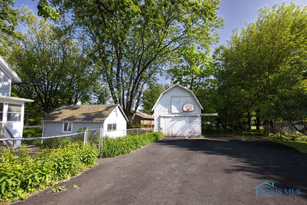 526 W Garfield Avenue, Swanton, Ohio image 5