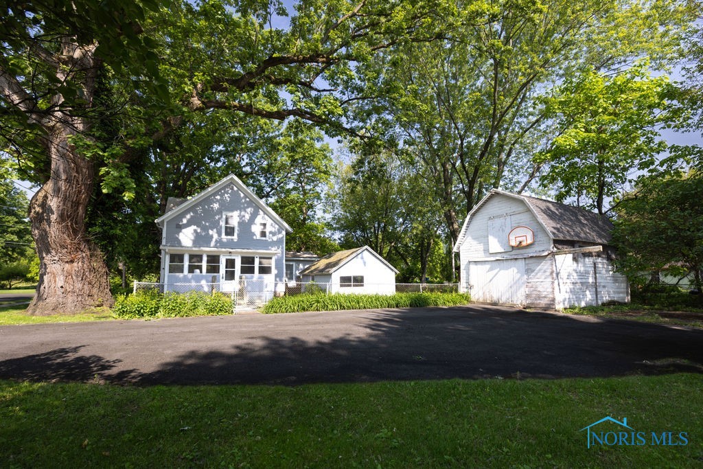 526 W Garfield Avenue, Swanton, Ohio image 1