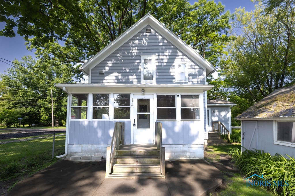 526 W Garfield Avenue, Swanton, Ohio image 8