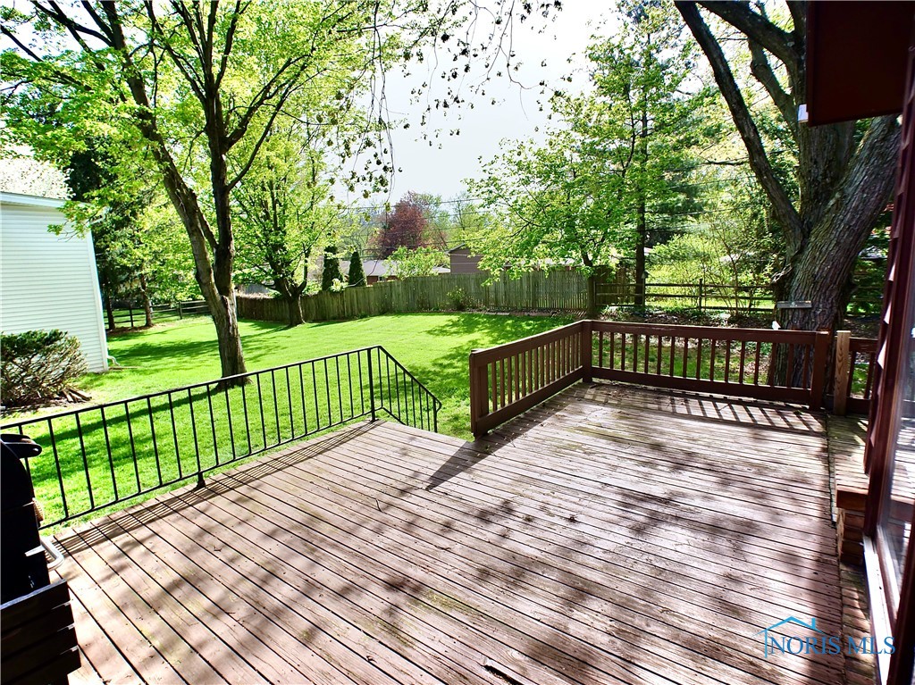 416 Donbar Drive, Bowling Green, Ohio image 4