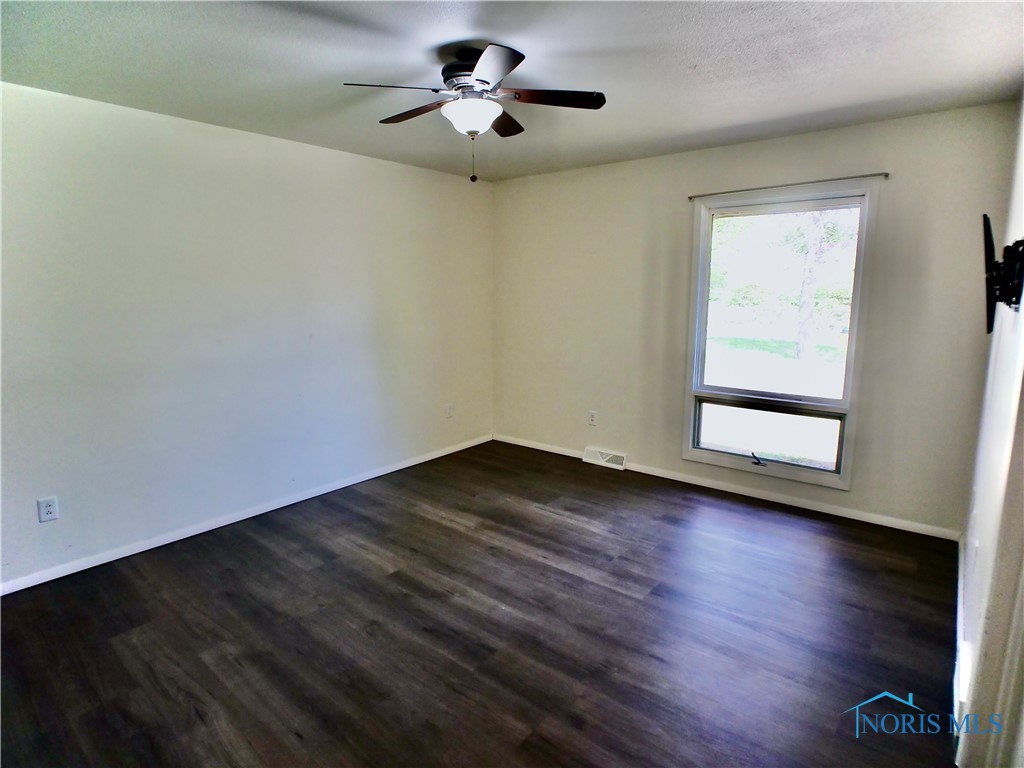 416 Donbar Drive, Bowling Green, Ohio image 22