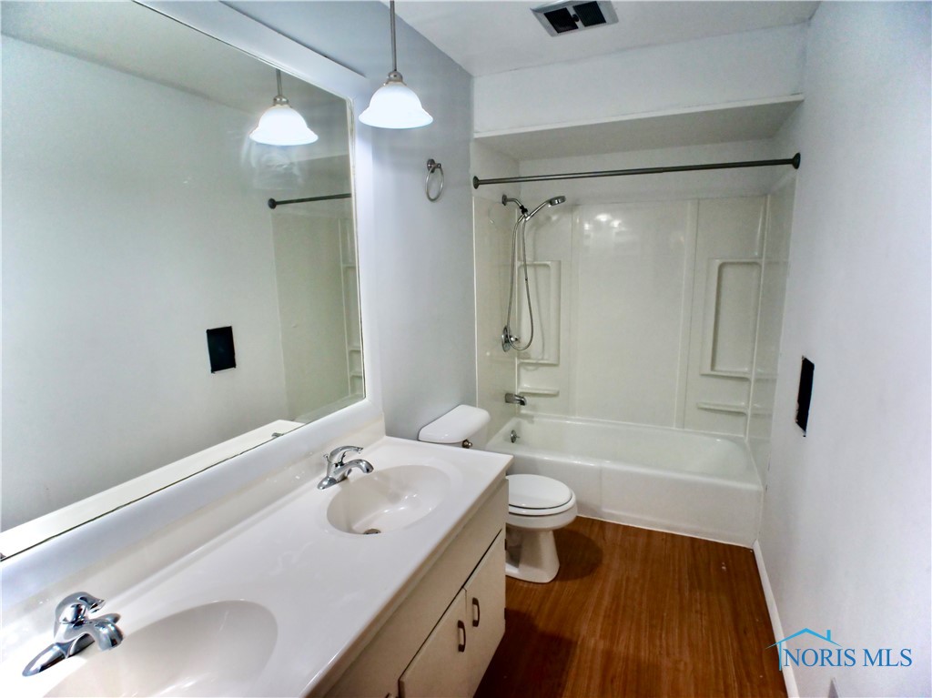 416 Donbar Drive, Bowling Green, Ohio image 21
