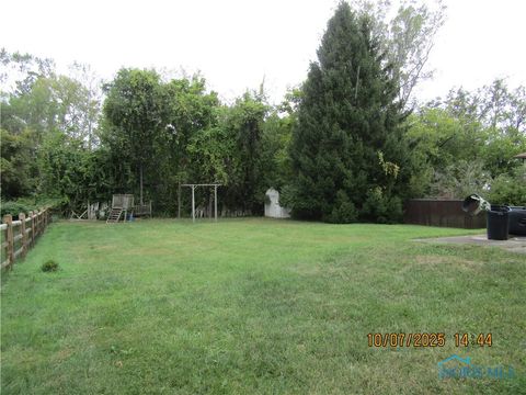 Tiny photo for 2461 Brownlee Drive, Toledo, OH 43615 (MLS # 6136901)