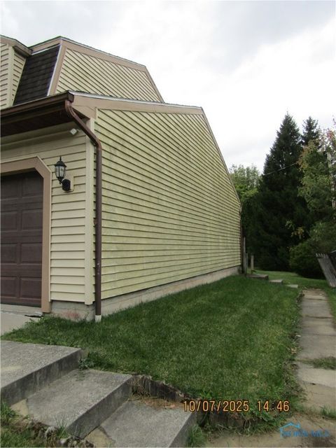 Tiny photo for 2461 Brownlee Drive, Toledo, OH 43615 (MLS # 6136901)