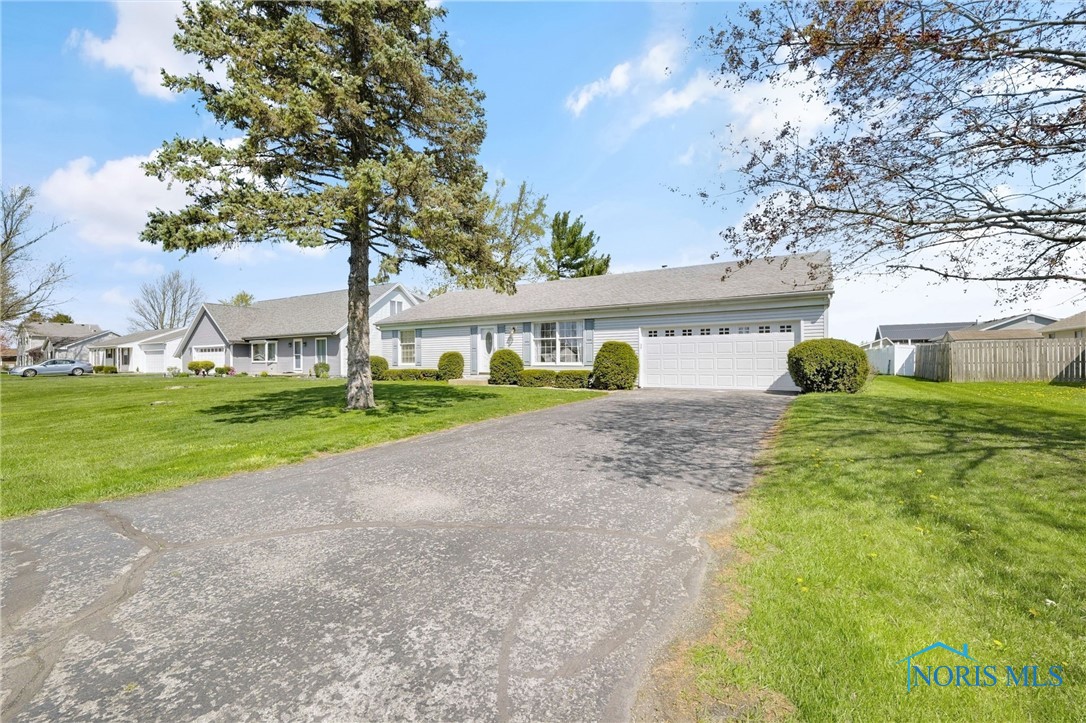 14384 Georgetown Drive, Bowling Green, Ohio image 2