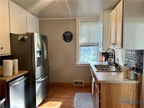 Tiny photo for 103 Clinton Avenue, Tiffin, OH 44883 (MLS # 6136832)