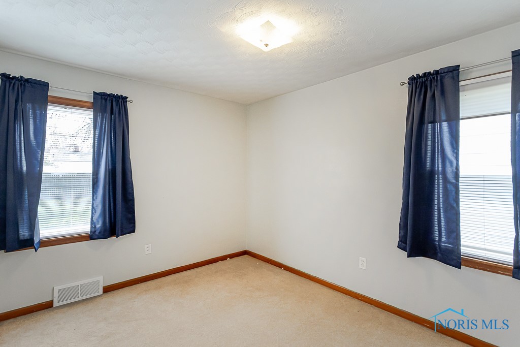 4522 Naomi Drive, Toledo, Ohio image 21