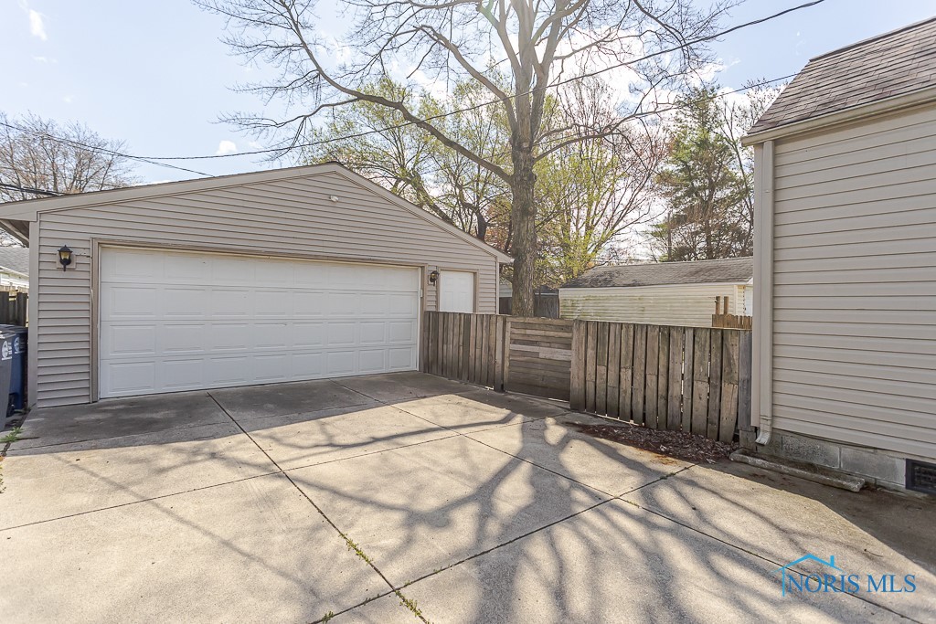 4522 Naomi Drive, Toledo, Ohio image 3