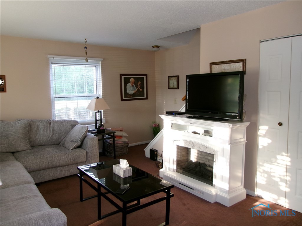 3776 Lakepointe Drive, Northwood, Ohio image 6