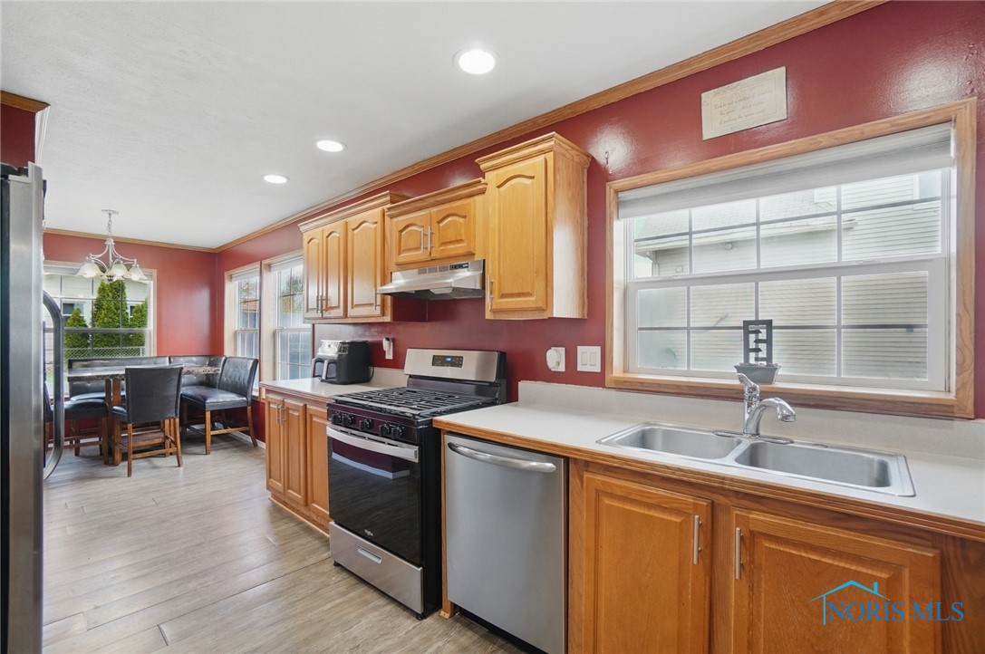 232 Gardner Avenue, Northwood, Ohio image 9