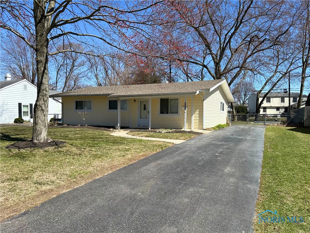 4856 Brinthaven Road, Sylvania, Ohio image 1