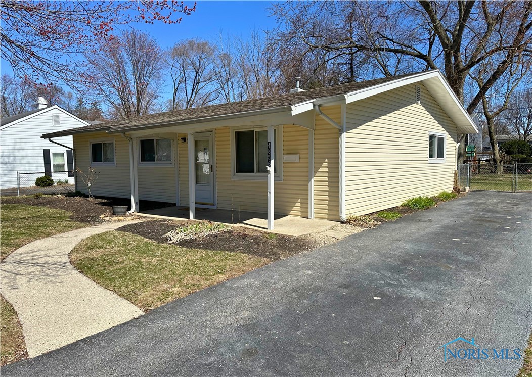 4856 Brinthaven Road, Sylvania, Ohio image 2