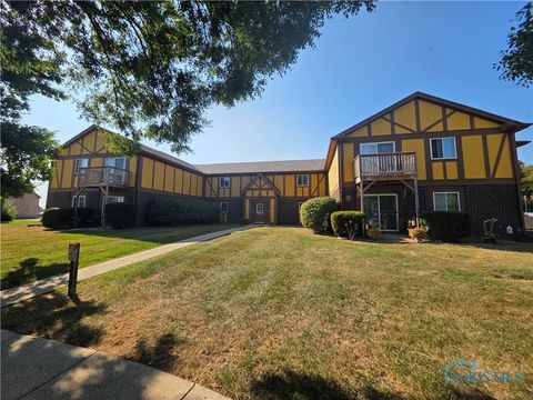 Photo of 1823 Middlesbrough Court #201, Maumee, OH 43537 (MLS # 6137004)