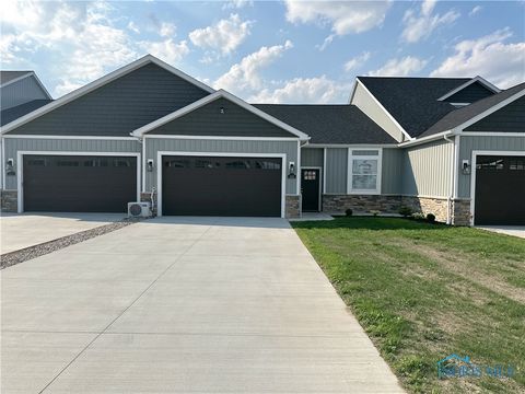 Photo of 209 EAST BRIDGE Road, Northwood, OH 43619 (MLS # 6136889)