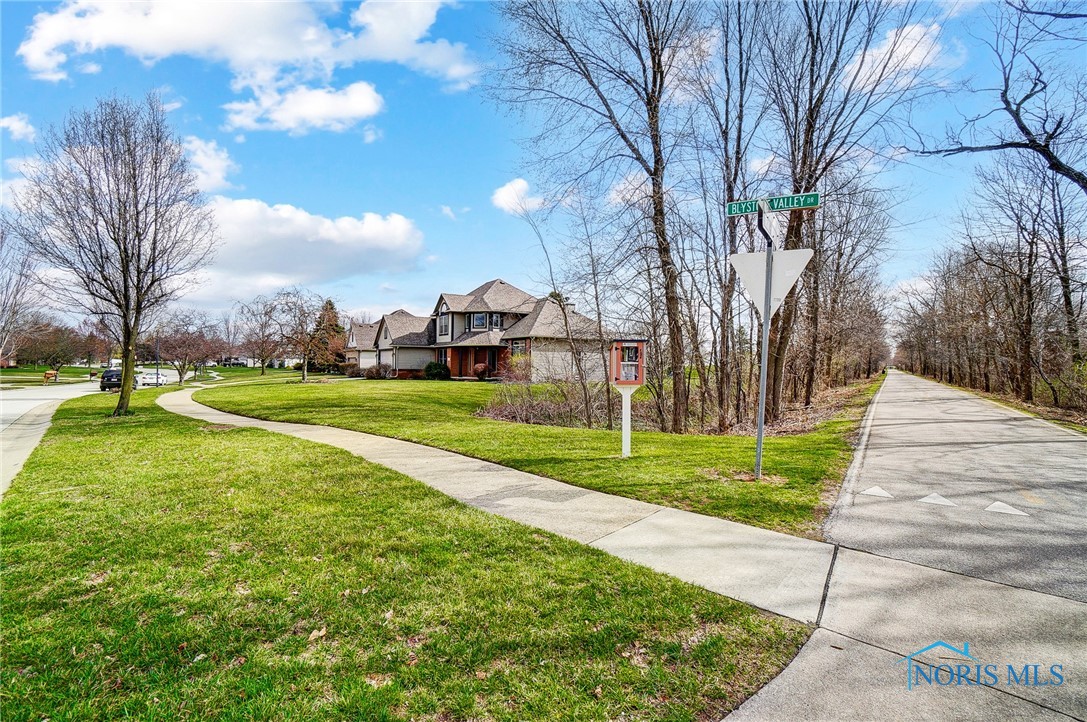 4601 Blystone Valley Drive, Maumee, Ohio image 3