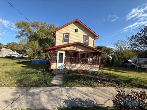 Photo of 1219 Crystal Street, Toledo, OH 43605 (MLS # 6136983)