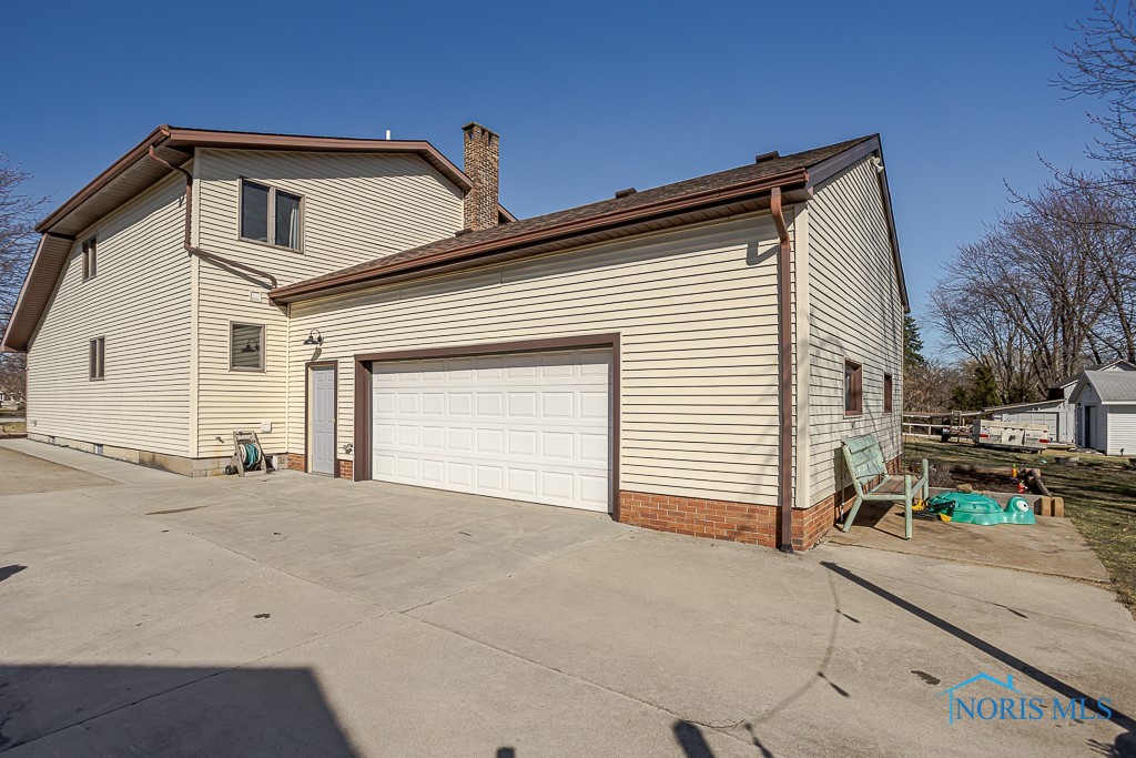 22690 W Toledo Street, Curtice, Ohio image 2