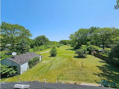 Photo of 816 N Crissey Road, Holland, OH 43528 (MLS # 6136119)