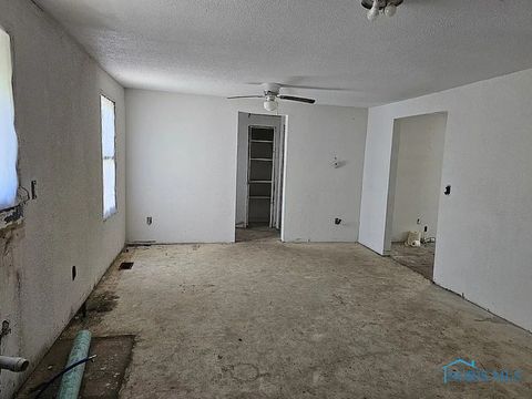 Tiny photo for 816 N Crissey Road, Holland, OH 43528 (MLS # 6136119)