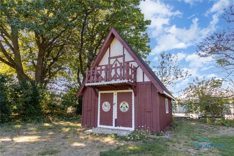 Tiny photo for 1301 Cass Road, Maumee, OH 43537 (MLS # 6136645)