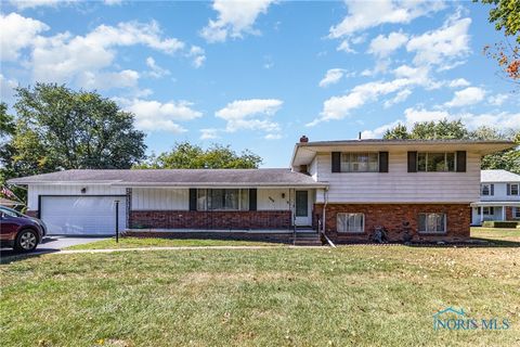 Photo of 1301 Cass Road, Maumee, OH 43537 (MLS # 6136645)