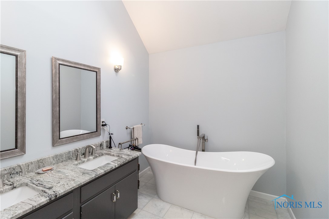 6908 Cloister Road, Toledo, Ohio image 30
