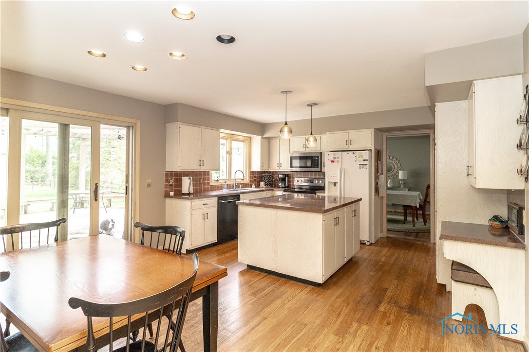 6908 Cloister Road, Toledo, Ohio image 13