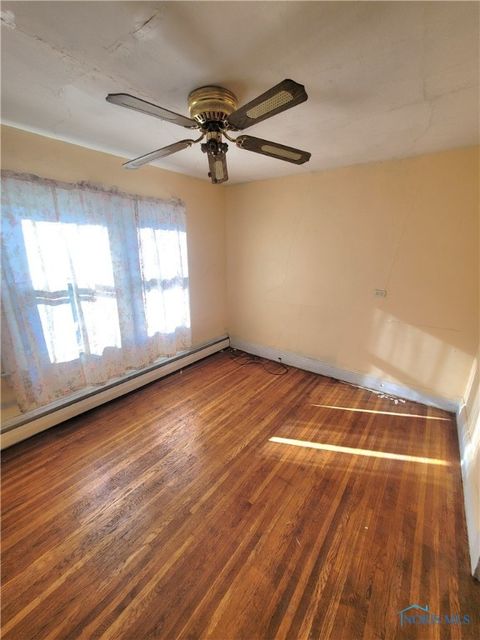 Tiny photo for 835 Willow Avenue, Toledo, OH 43605 (MLS # 6136911)