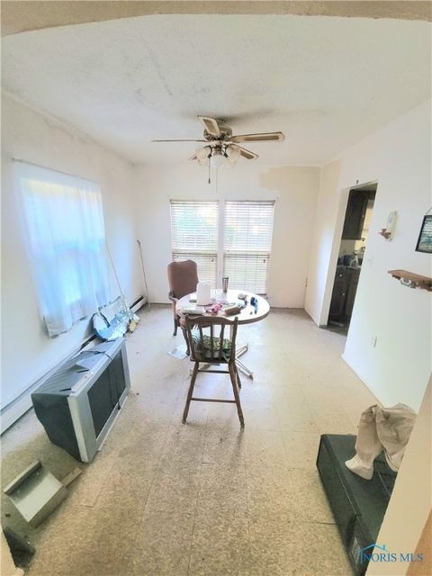 Tiny photo for 835 Willow Avenue, Toledo, OH 43605 (MLS # 6136911)