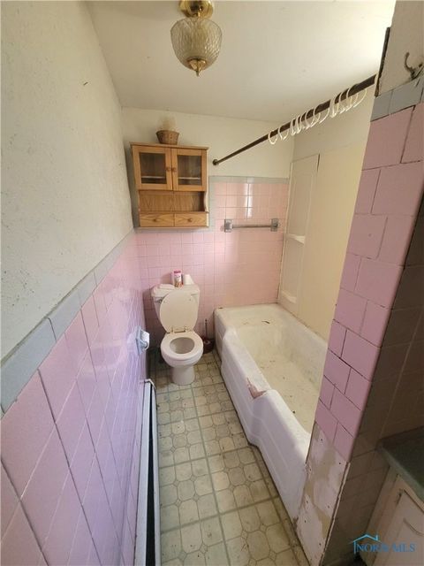 Tiny photo for 835 Willow Avenue, Toledo, OH 43605 (MLS # 6136911)