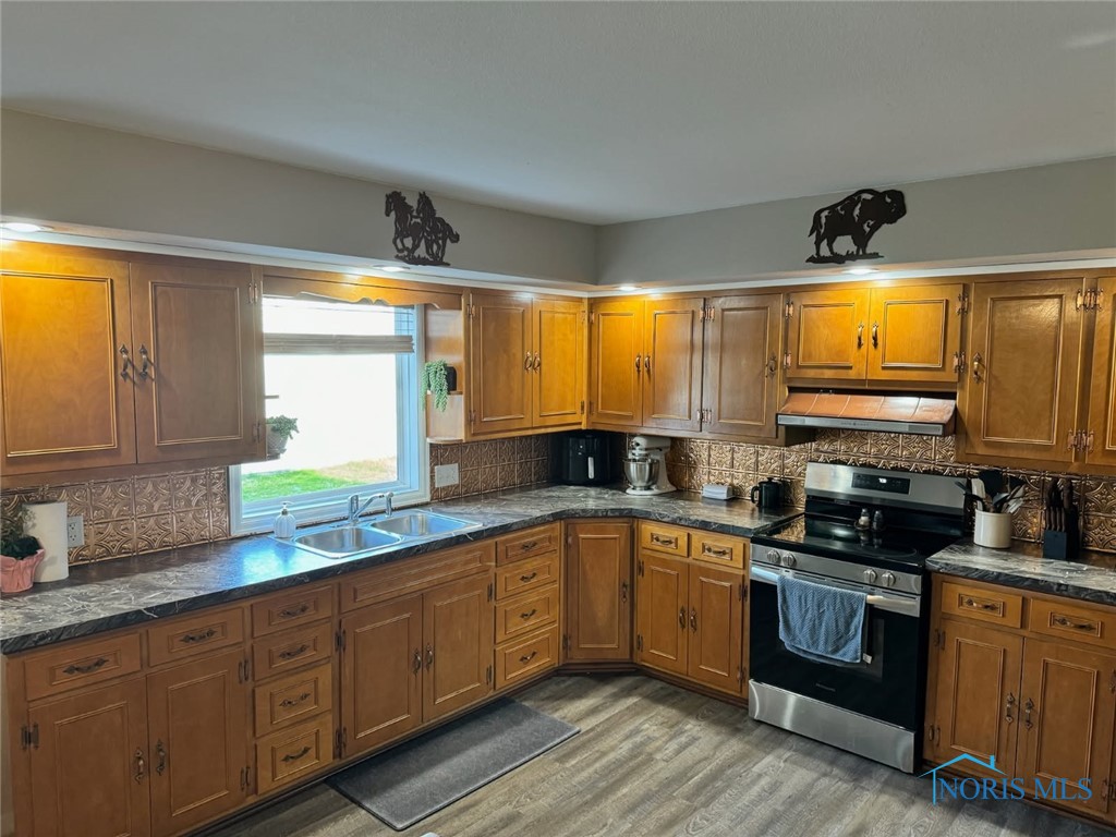 210 W Allison Street, Stryker, Ohio image 4