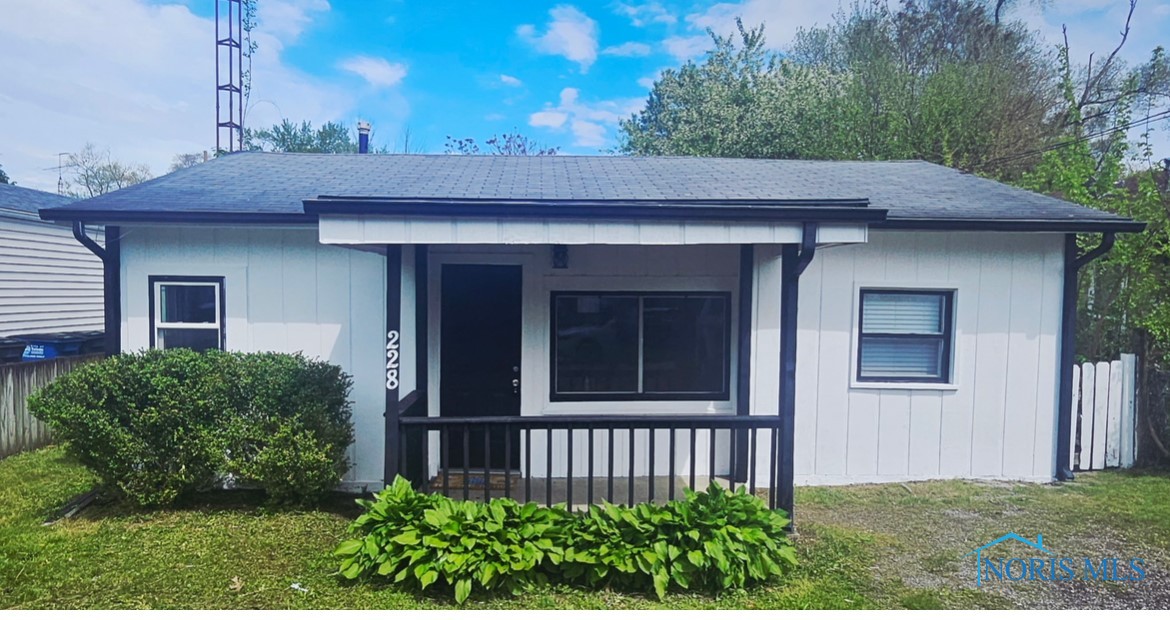 228 Deigle Drive, Toledo, Ohio image 2