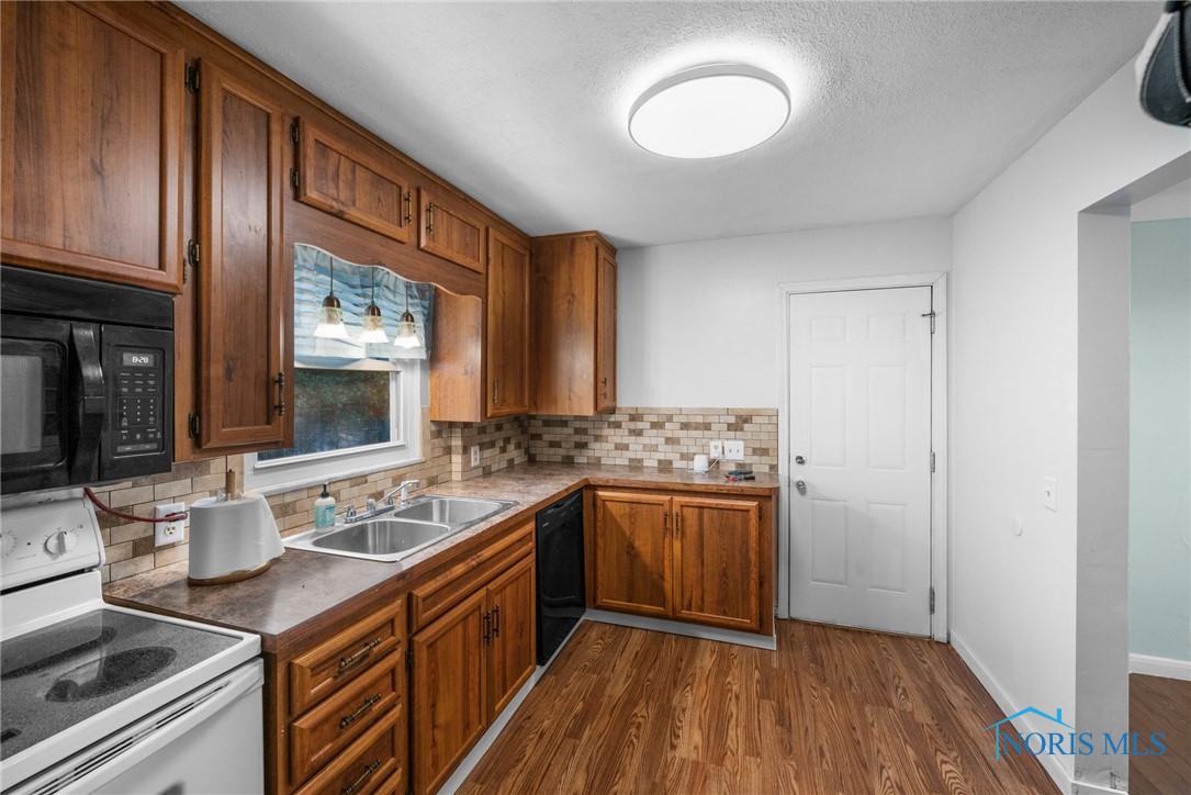 734 Waybridge Road, Toledo, Ohio image 5