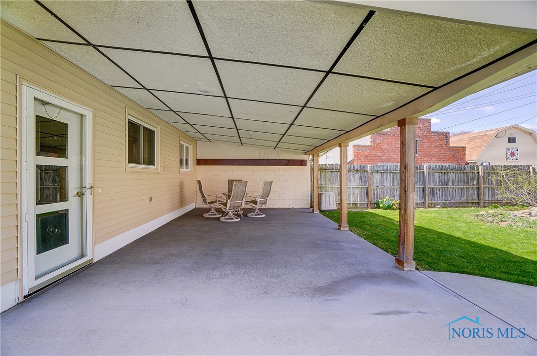 522 W North Street, Fostoria, Ohio image 37