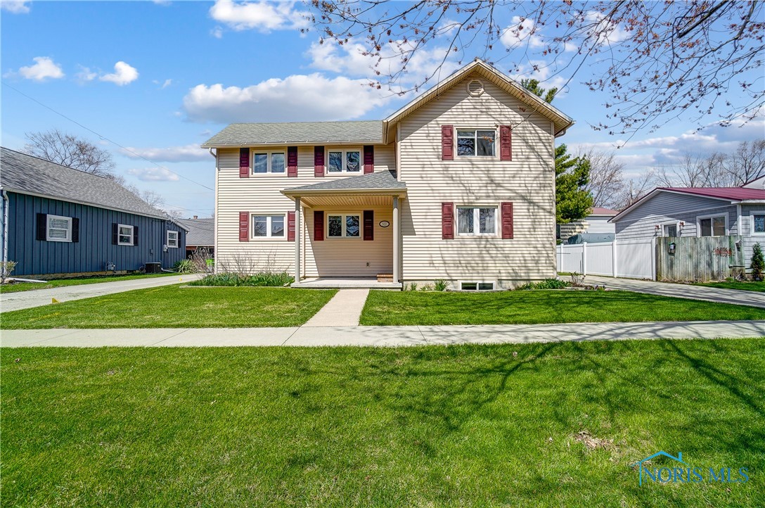 522 W North Street, Fostoria, Ohio image 1