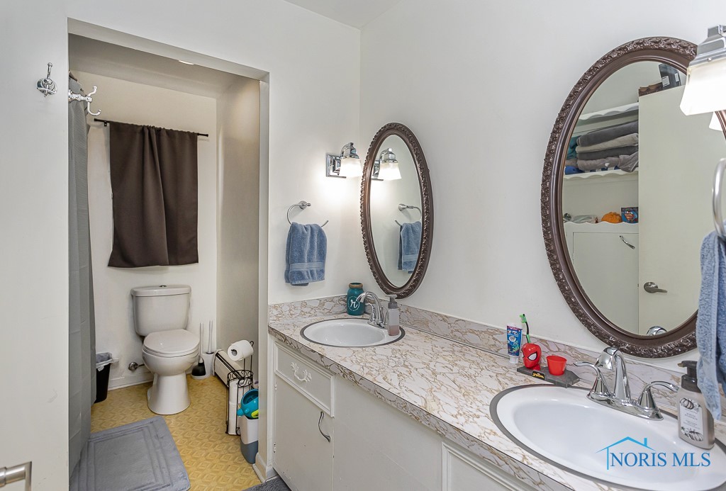 4128 Oak Crest Road, Toledo, Ohio image 39