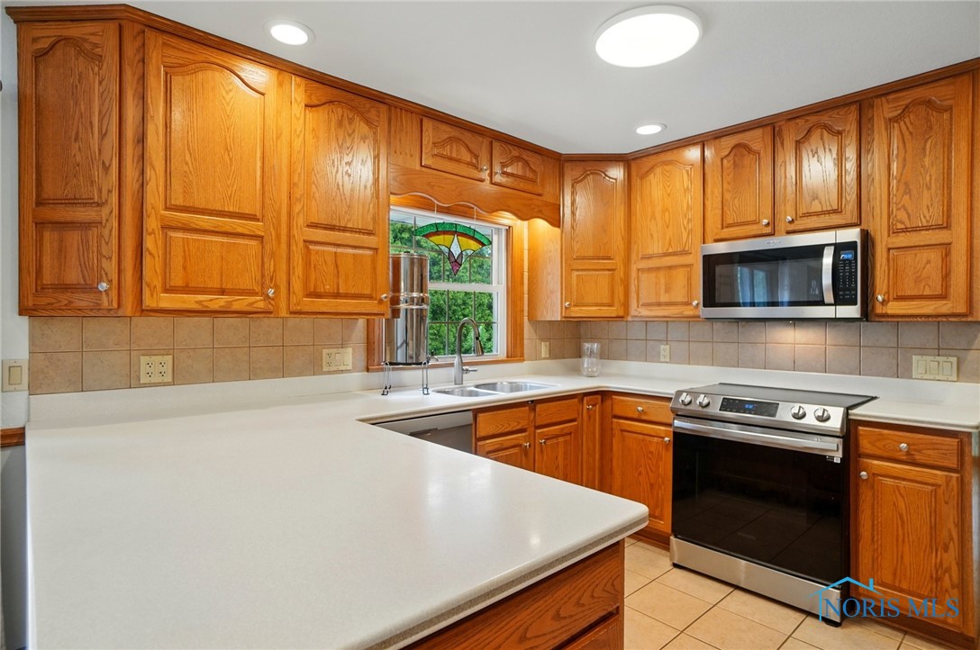 864 Cherry Lane, Waterville, Ohio image 10
