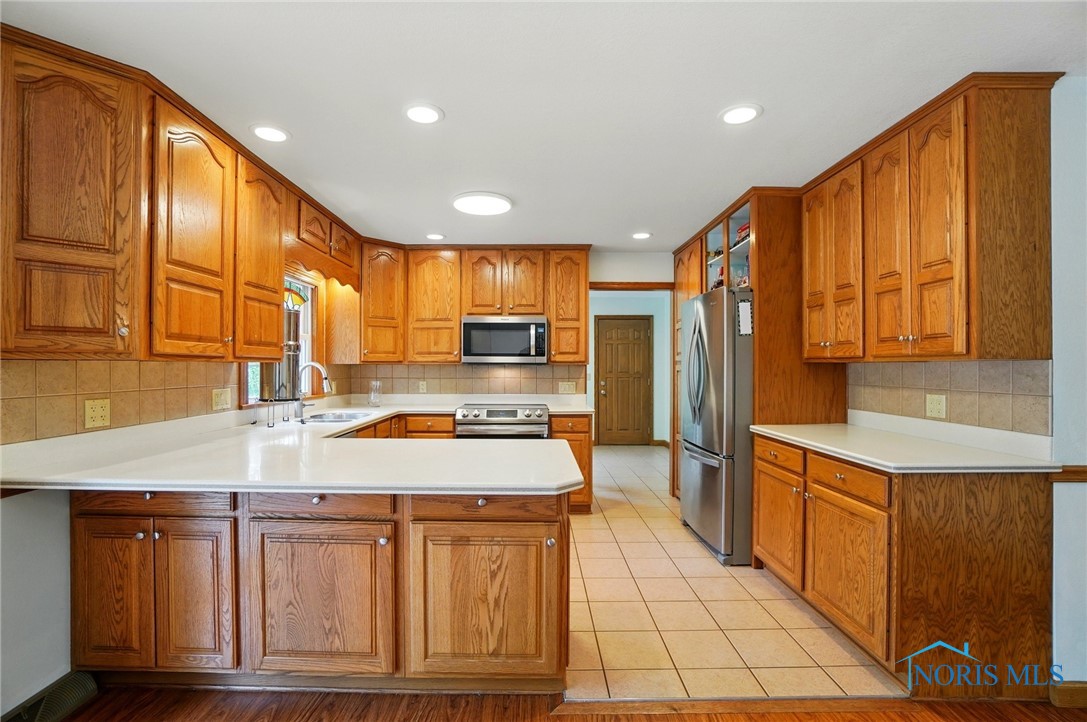 864 Cherry Lane, Waterville, Ohio image 12