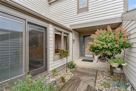 Tiny photo for 6716 Embassy Court #8, Maumee, OH 43537 (MLS # 6135950)