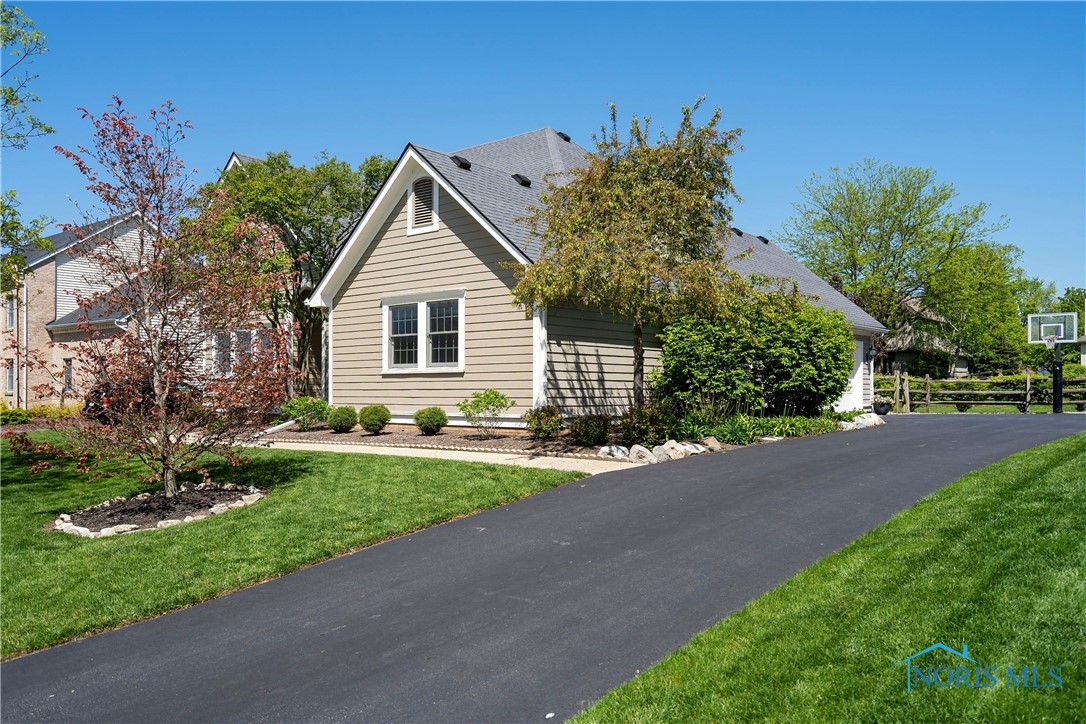 26884 Riverford Drive, Perrysburg, Ohio image 4