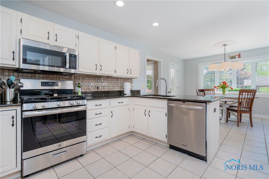 26884 Riverford Drive, Perrysburg, Ohio image 28