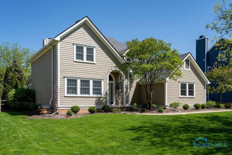 26884 Riverford Drive, Perrysburg, Ohio image 2
