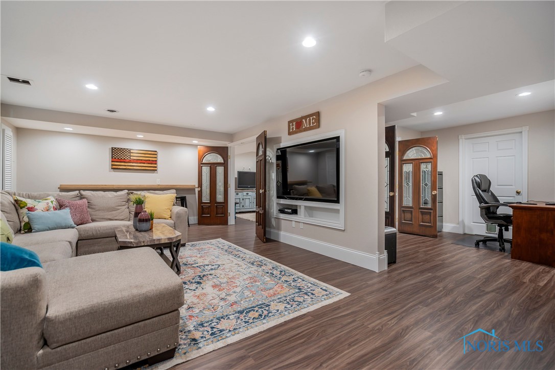 26884 Riverford Drive, Perrysburg, Ohio image 43