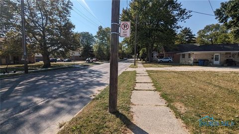 Tiny photo for 2329 Seaman Street, Toledo, OH 43605 (MLS # 6136429)