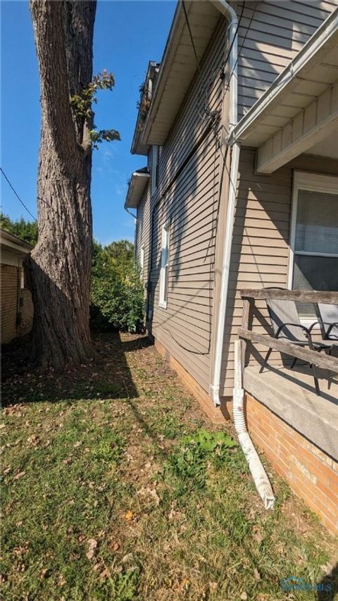Tiny photo for 2329 Seaman Street, Toledo, OH 43605 (MLS # 6136429)