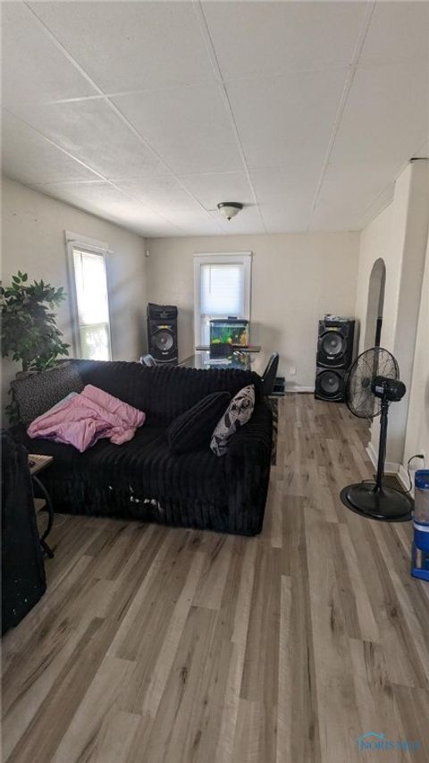 Tiny photo for 2329 Seaman Street, Toledo, OH 43605 (MLS # 6136429)