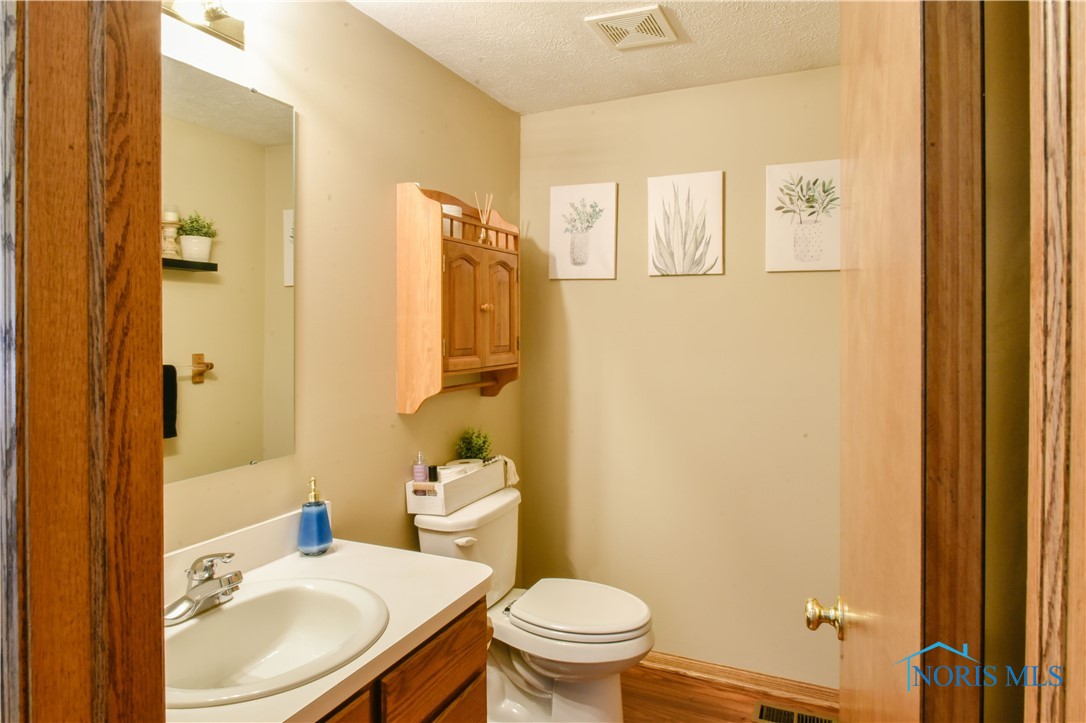 81 S Brookside Drive, Oak Harbor, Ohio image 29