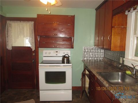 Tiny photo for 109 Garmatter Street, Bluffton, OH 45817 (MLS # 6136822)